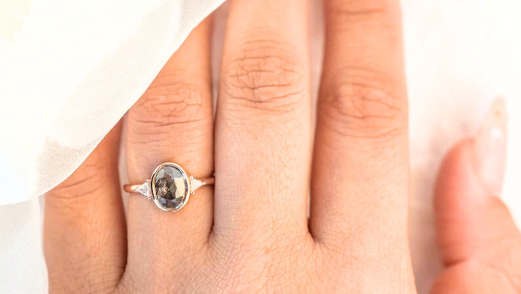 How do I choose a Salt and Pepper Diamond Ring?